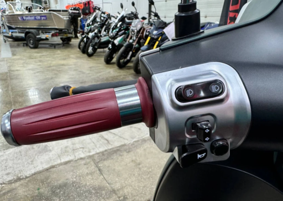 Скутер PROMAX Miami 240 (49) в Элисте