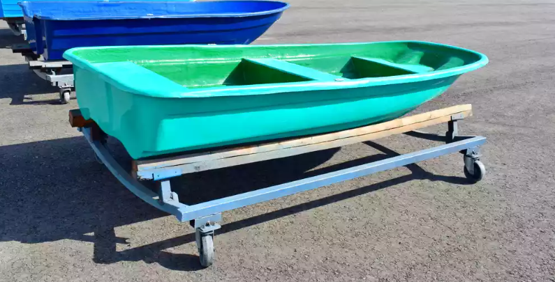 Стеклопластиковая лодка Старт (тримаран) в Элисте