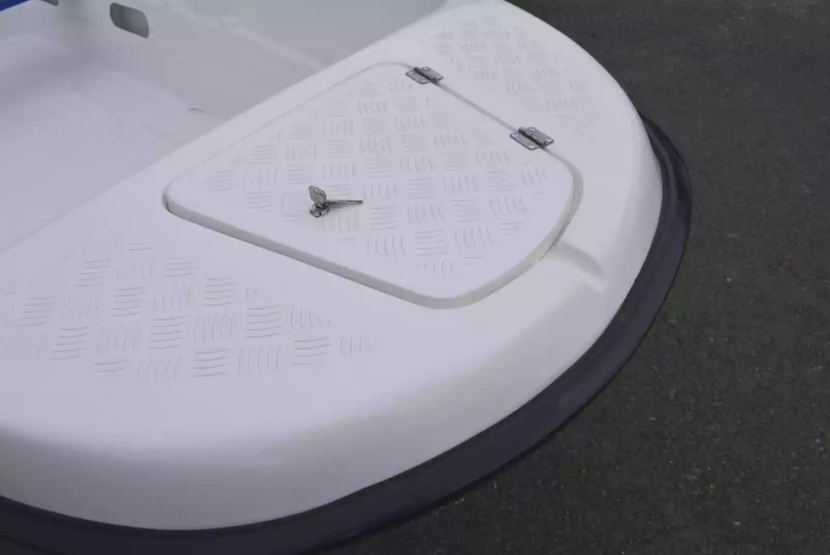 Стеклопластиковая лодка Пингвин New (тримаран) в Элисте