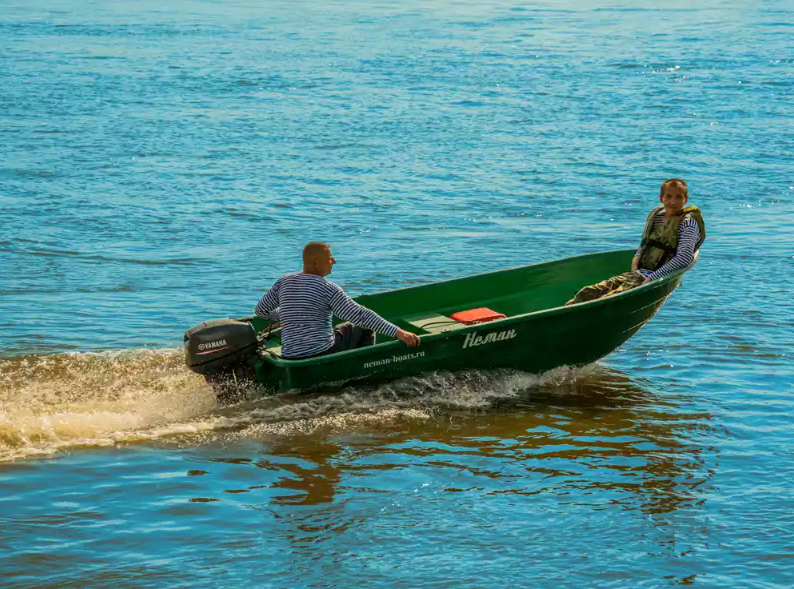 Стеклопластиковая лодка Neman-340 (тримаран) в Элисте