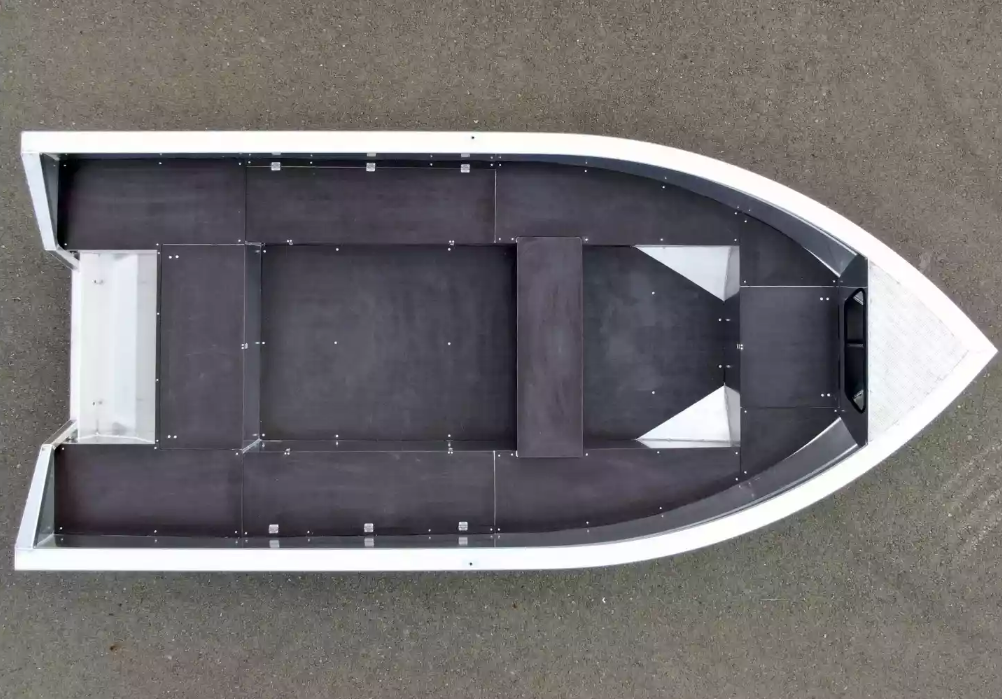 Алюминиевая лодка  Неман-420 в Элисте