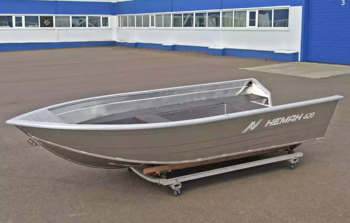 Алюминиевая лодка  Неман-420 в Элисте