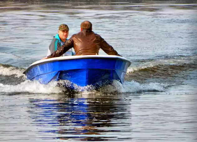Стеклопластиковая лодка Wyatboat 430 тримаран в Элисте
