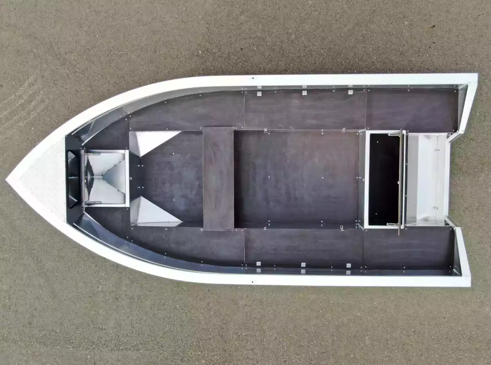 Алюминиевая лодка  Неман-420 в Элисте