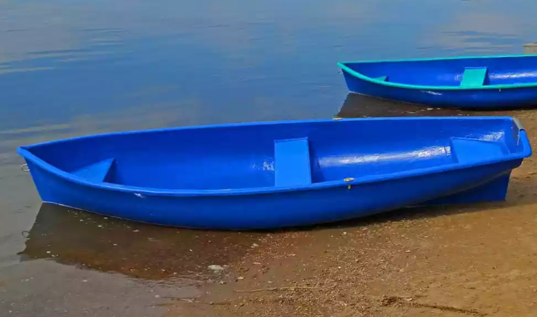 Стеклопластиковая лодка Омуль в Элисте