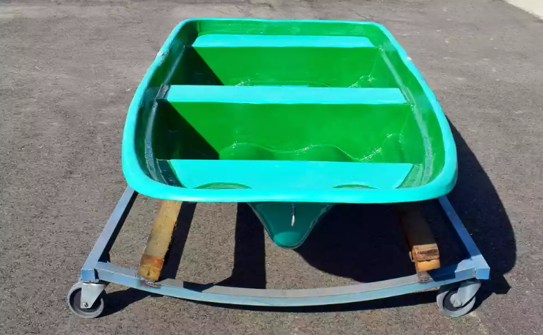 Стеклопластиковая лодка Старт (тримаран) в Элисте