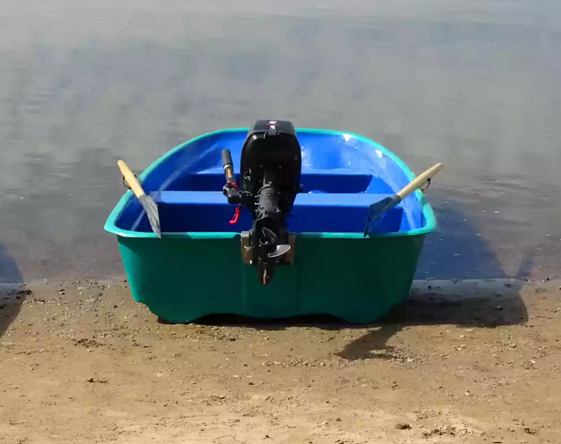 Стеклопластиковая лодка Старт (тримаран) в Элисте