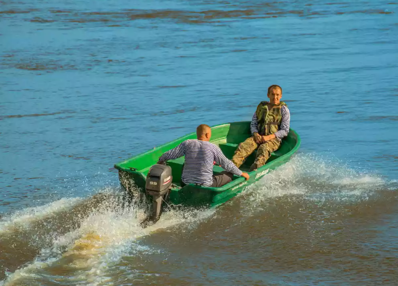 Стеклопластиковая лодка Neman-340 (тримаран) в Элисте