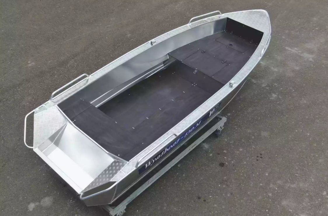 Алюминиевая лодка  Wyatboat-430М FISH в Элисте