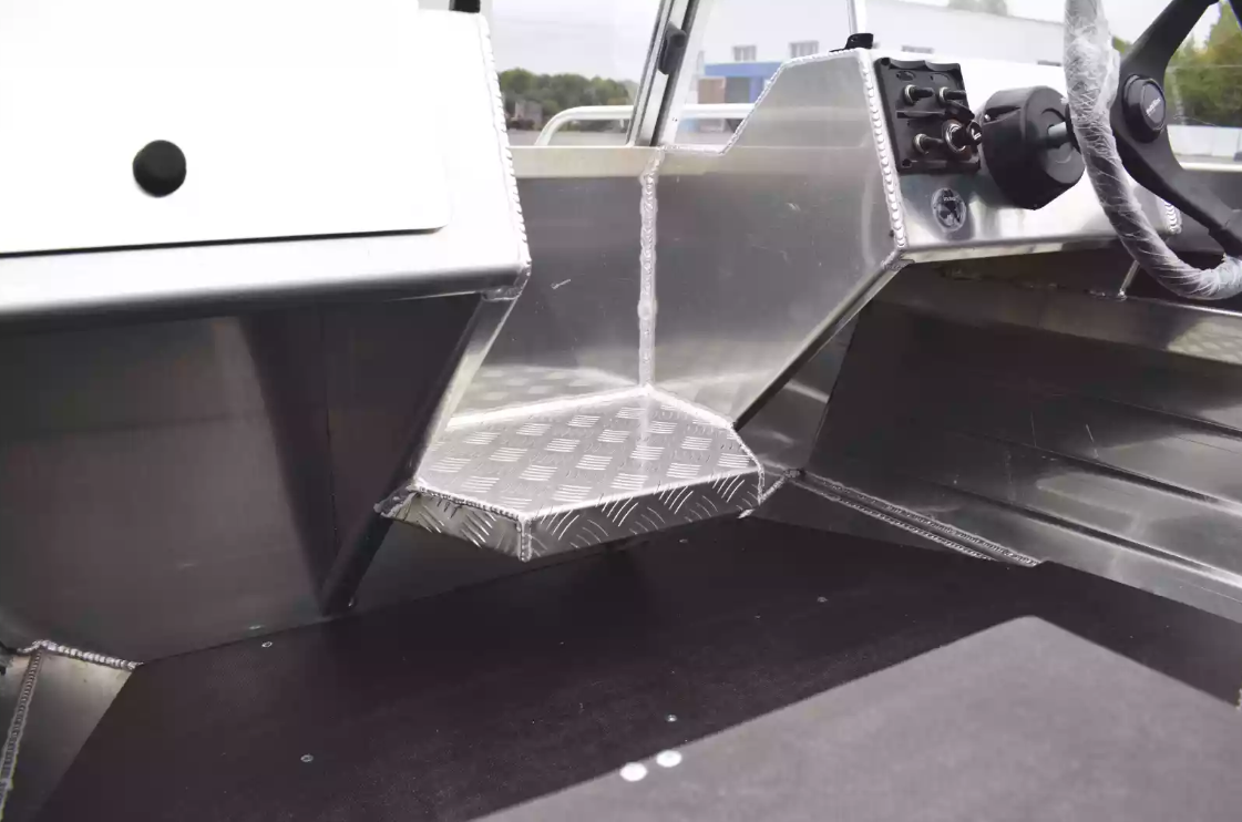 Алюминиевая лодка  Neman-400 PRO в Элисте