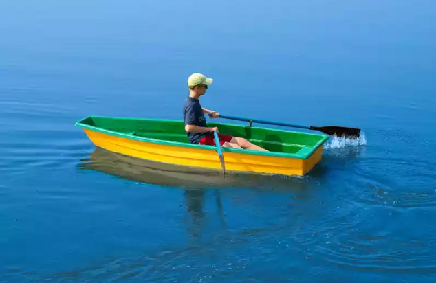 Стеклопластиковая лодка Малютка в Элисте