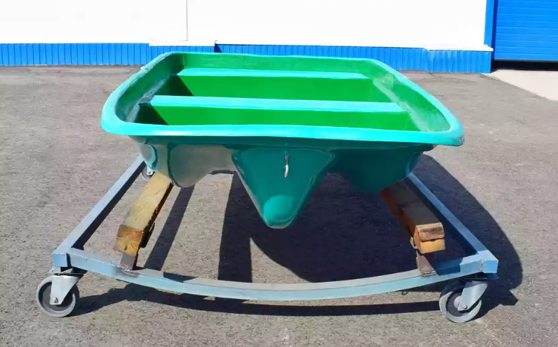 Стеклопластиковая лодка Старт (тримаран) в Элисте