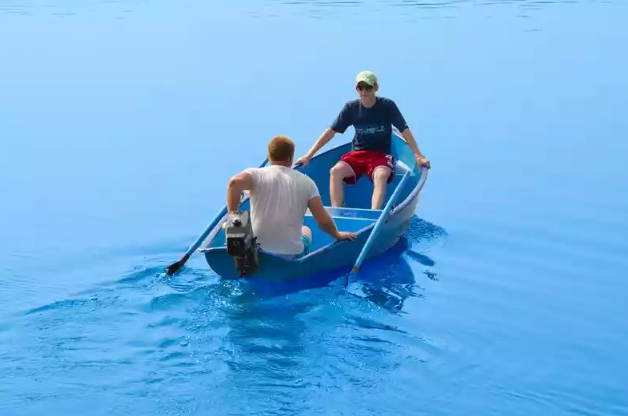 Стеклопластиковая лодка Омуль в Элисте