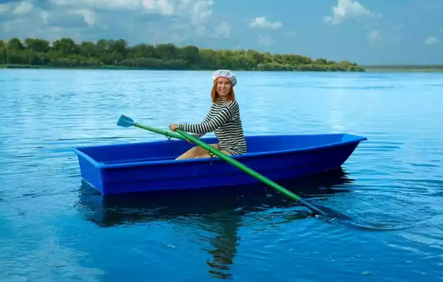 Стеклопластиковая лодка Малютка в Элисте