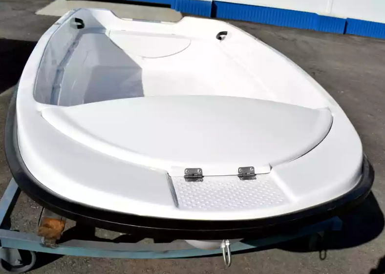 Стеклопластиковая лодка Пингвин (тримаран) в Элисте