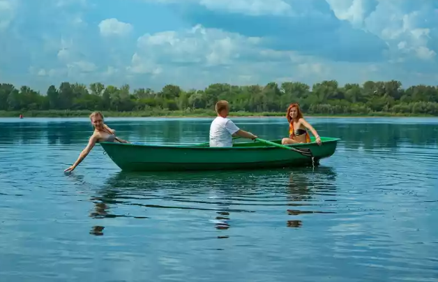 Стеклопластиковая Лодка Голавль в Элисте