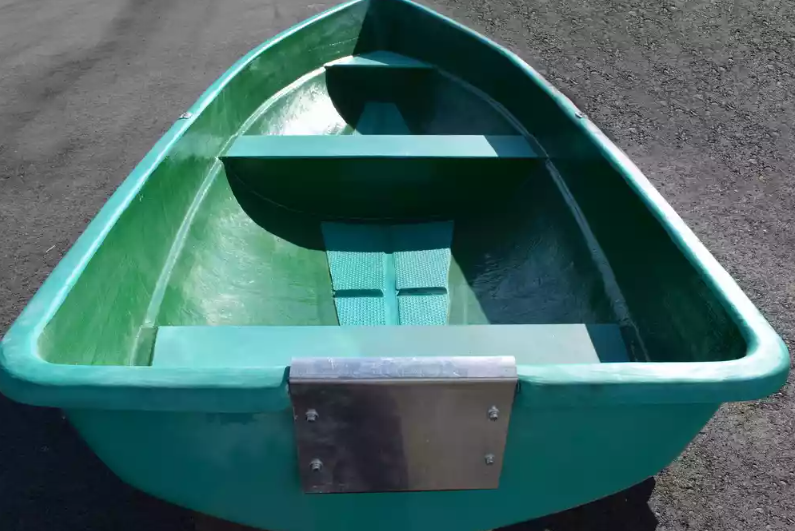 Стеклопластиковая Лодка Голавль в Элисте