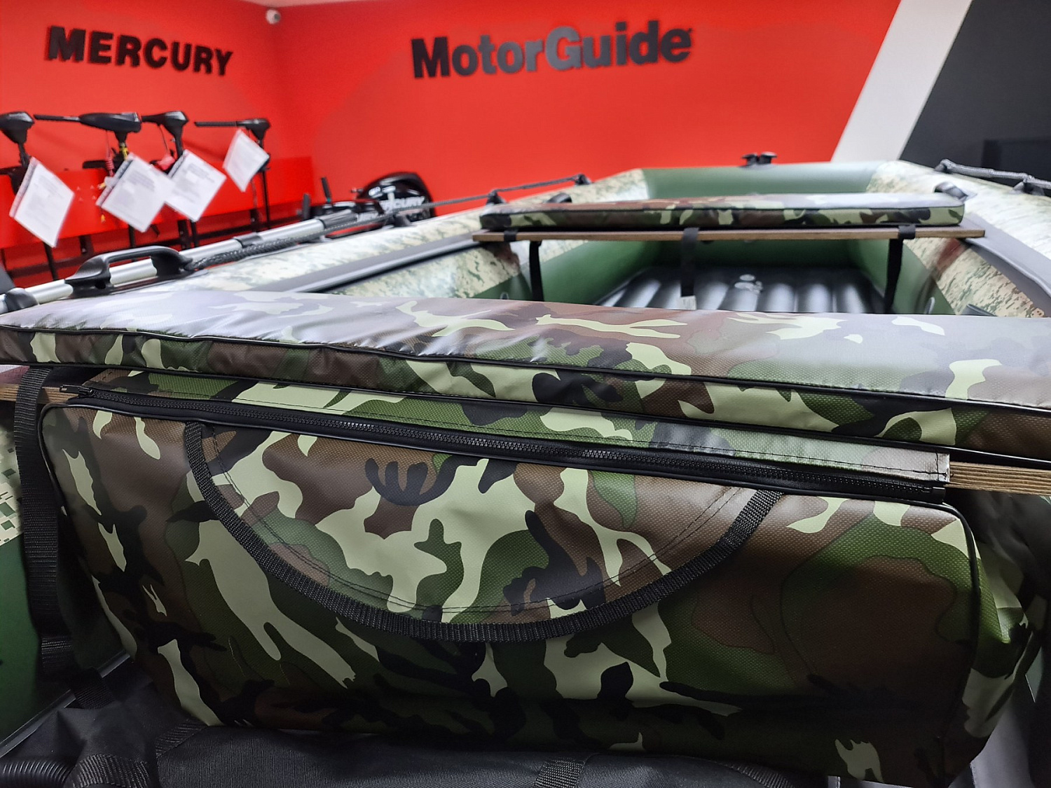 КОМПЛЕКТ МЯГКИХ НАКЛАДОК С СУМКОЙ ДЛЯ ЛОДОК 80Х20 КАМУФЛЯЖ в Элисте