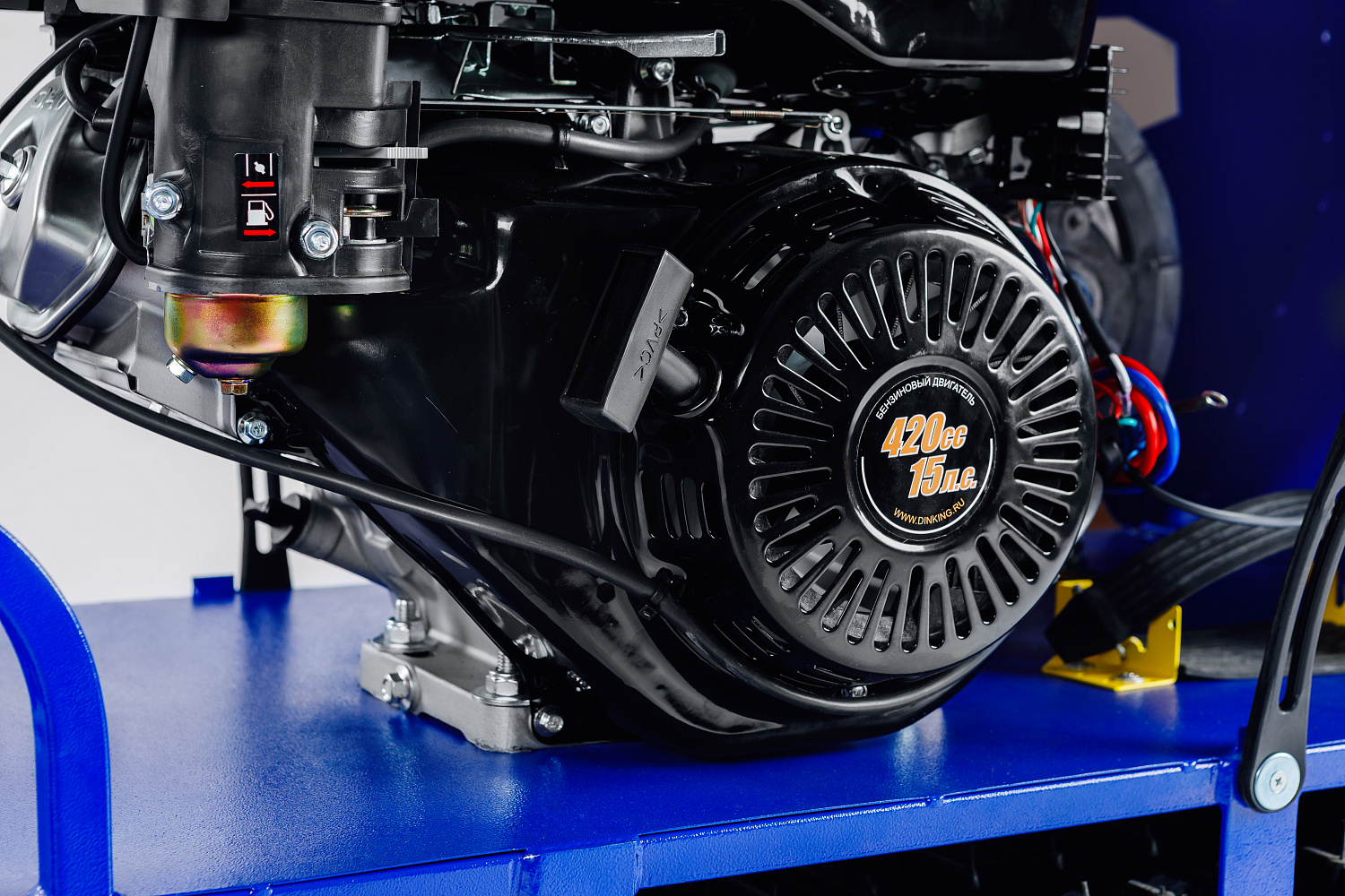 Мотобуксировщик SNOW DOG 17 с эл. запуском (DINKING) в Элисте