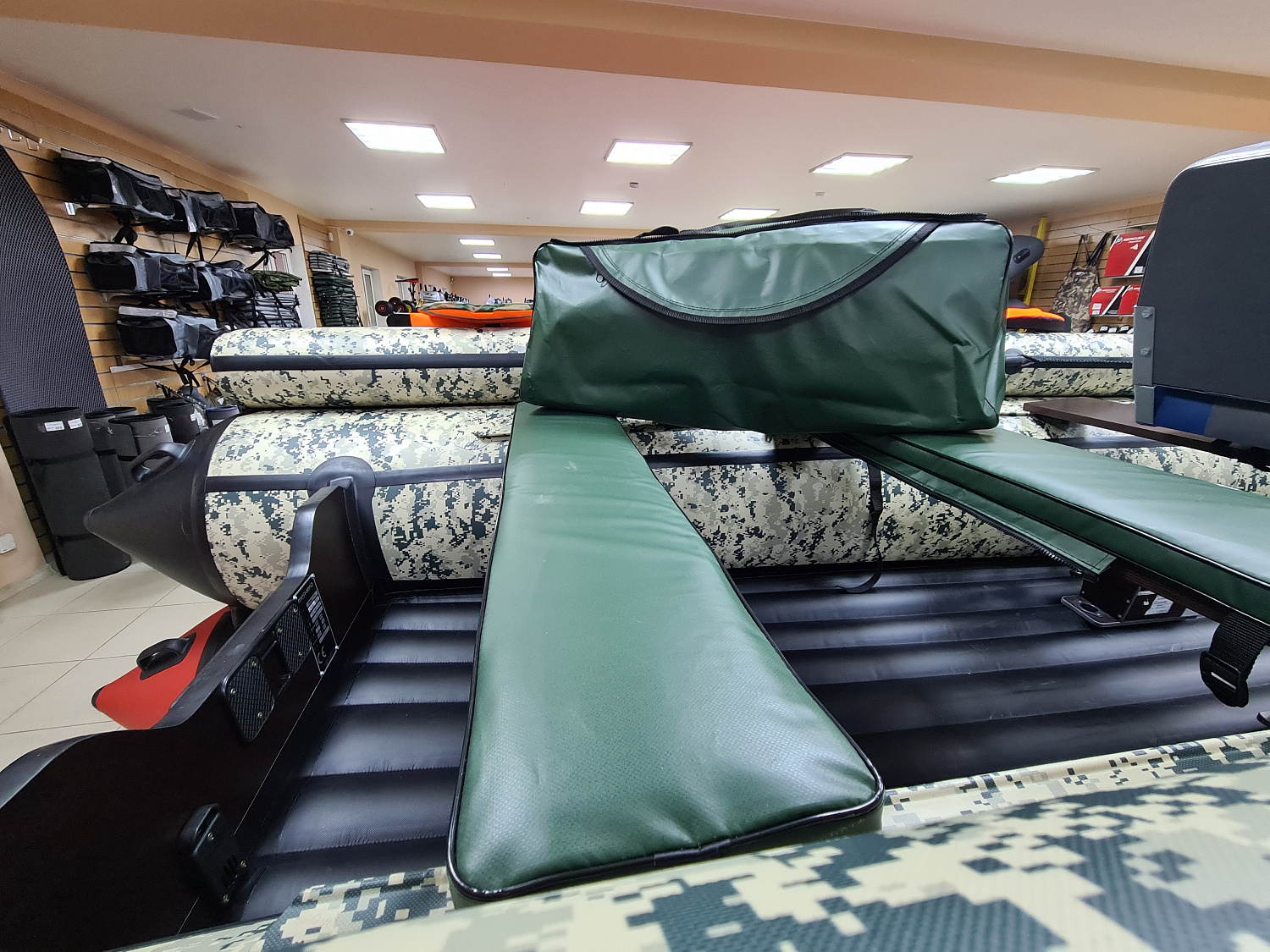 КОМПЛЕКТ МЯГКИХ НАКЛАДОК С СУМКОЙ ДЛЯ ЛОДОК 110Х20 ЗЕЛЕНЫЙ в Элисте